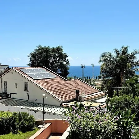 Cozy Seaside Retreat With Sea View & Pool Apartment
